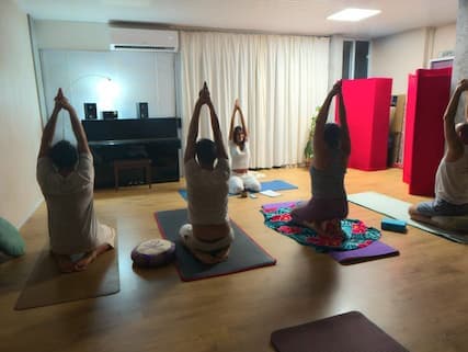 Séance de Kundalini Yoga Centre ville de Papeete (Salle des Arpèges)